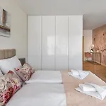 Kasprowicza Z Basenem I Parkingiem W Cenie - Holiday City Apartamento