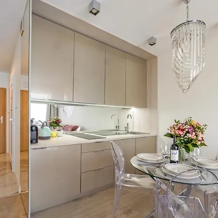 Kasprowicza Z Basenem I Parkingiem W Cenie - Holiday City * Kołobrzeg