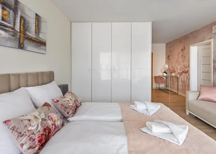 Kasprowicza Z Basenem I Parkingiem W Cenie - Holiday City Apartment